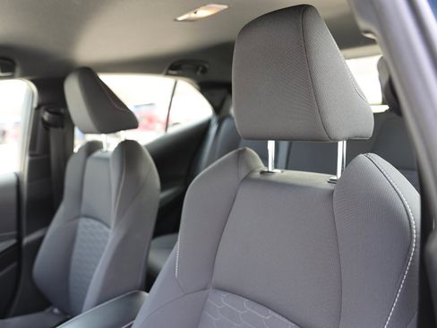 Used 2020 Toyota Corolla Hatchback image 18