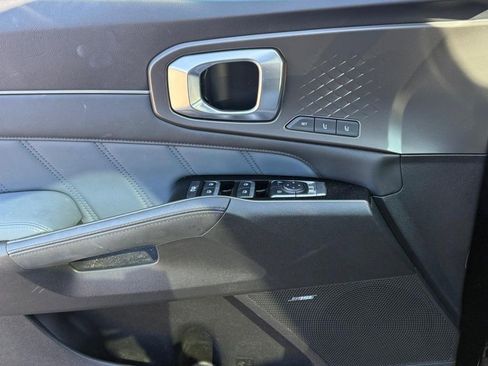 Used 2025 Kia Sorento SX Prestige image 25
