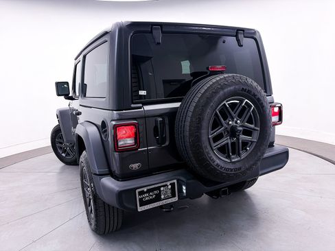 Used 2021 Jeep Wrangler Sport AWD/4WD image 9