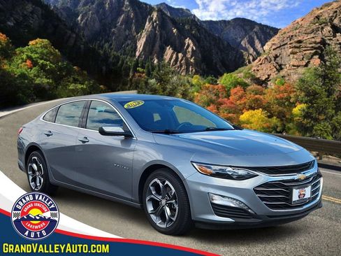 Used 2024 Chevrolet Malibu LT FWD image 1