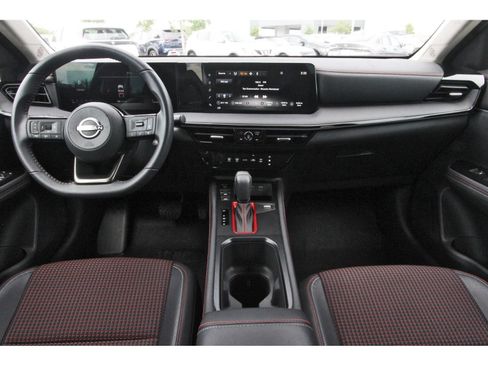 Certified 2025 Nissan Kicks SR FWD image 13