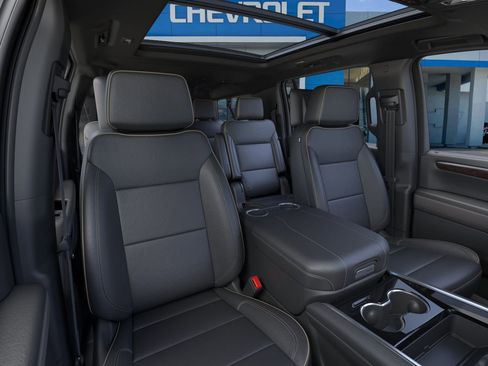 New 2026 Chevrolet Suburban Premier image 16