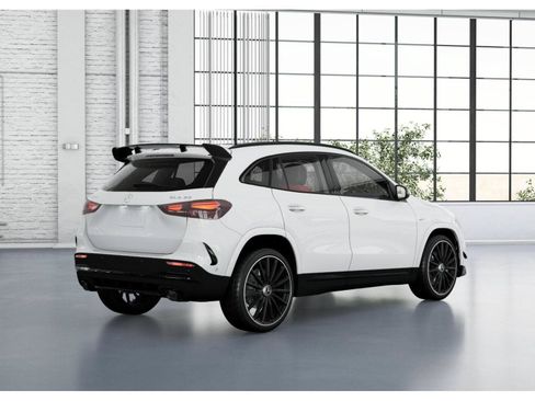 New 2026 Mercedes-Benz GLA 35 AMG 4MATIC image 21