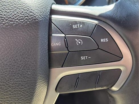 Used 2019 Jeep Grand Cherokee Limited RWD image 32