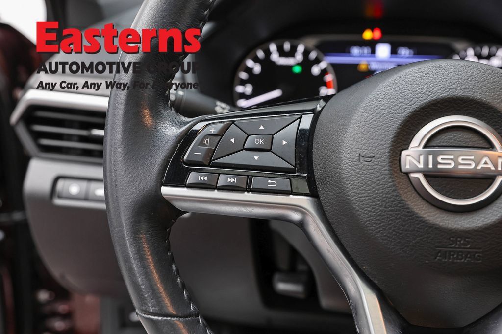 Used 2023 Nissan Altima 2.5 SV w/ SV Premium Package FWD image 17