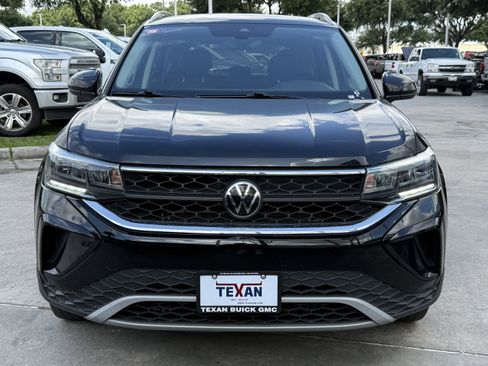 Used 2024 Volkswagen Taos SE FWD image 10