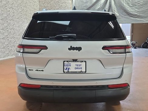 Used 2021 Jeep Grand Cherokee L Laredo AWD/4WD image 5