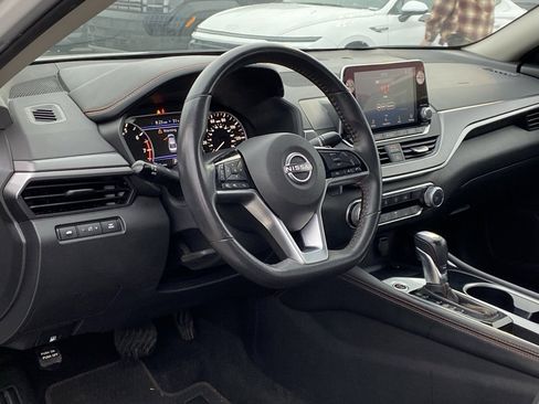Used 2024 Nissan Altima 2.5 SR image 9