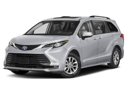 Used 2022 Toyota Sienna XLE w/ XLE Plus Package