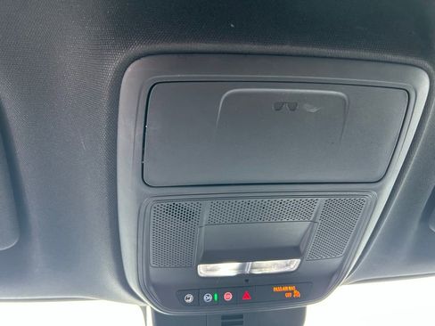 Used 2024 GMC Acadia AT4 w/ Luxury Package image 31