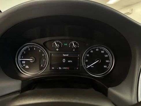 Used 2024 Buick Enclave Essence w/ Sport Touring Edition image 18