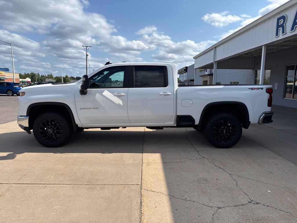 Used 2025 Chevrolet Silverado 3500 LT AWD/4WD image 4