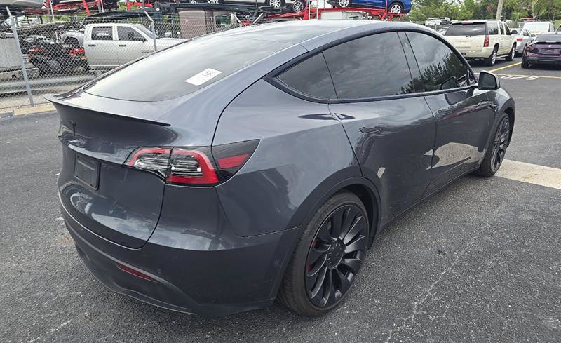 Used 2022 Tesla Model Y Performance AWD/4WD image 9