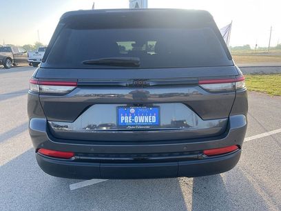 Used 2025 Jeep Grand Cherokee Altitude