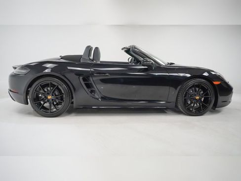 Certified 2025 Porsche 718 Boxster image 9