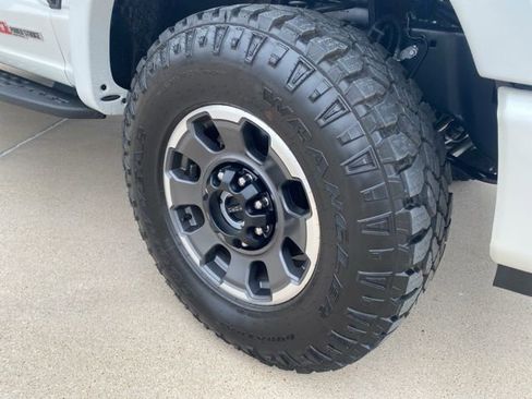 Used 2023 Ford F250 Lariat w/ Lariat Ultimate Package image 8