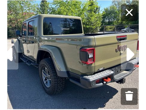 Used 2025 Jeep Gladiator Mojave AWD/4WD image 7