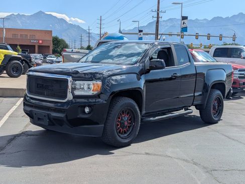 Used 2017 GMC Canyon SLE w/ SLE Convenience Package image 9