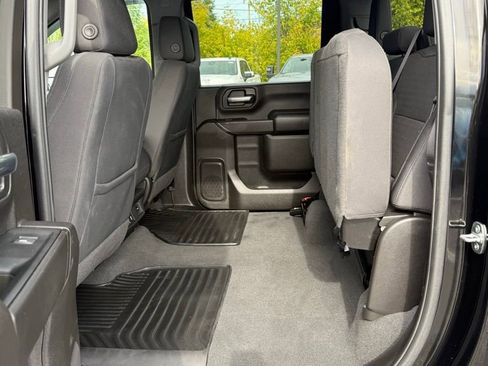 Used 2024 Chevrolet Silverado 2500 Custom w/ Custom Convenience Package image 10