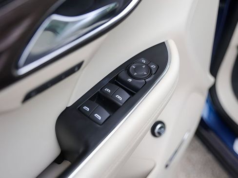 Used 2023 Buick Envision Avenir FWD image 25