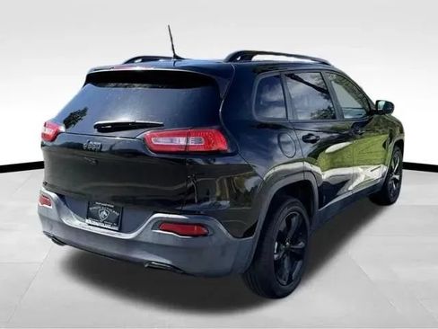 Used 2017 Jeep Cherokee Limited FWD image 6
