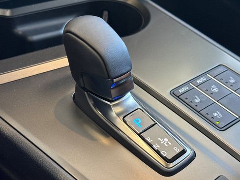 New 2026 Lexus UX 300h AWD image 18