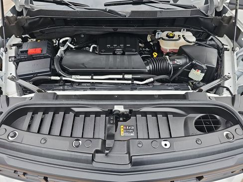 Used 2024 Chevrolet Silverado 1500 Custom image 32