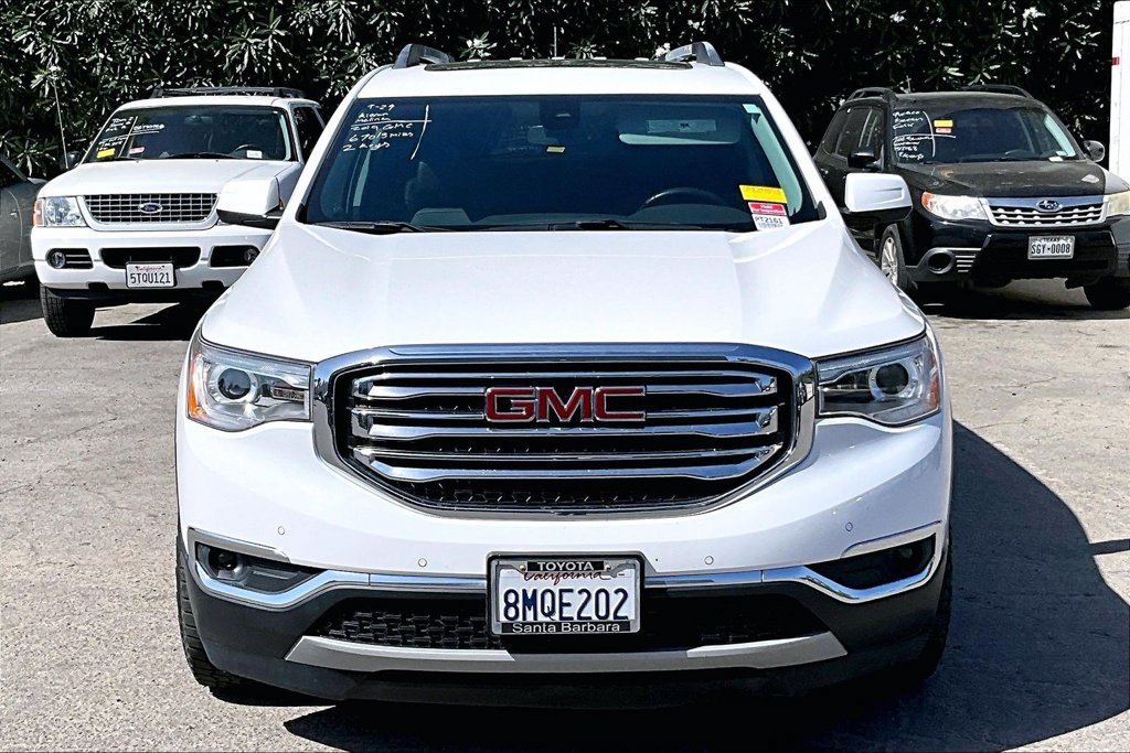 Used 2019 GMC Acadia SLT w/ LPO, Floor Liner Package FWD image 2