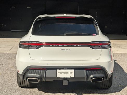 Certified 2026 Porsche Macan AWD/4WD image 10