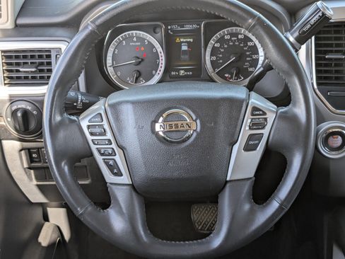 Used 2017 Nissan Titan SV image 21