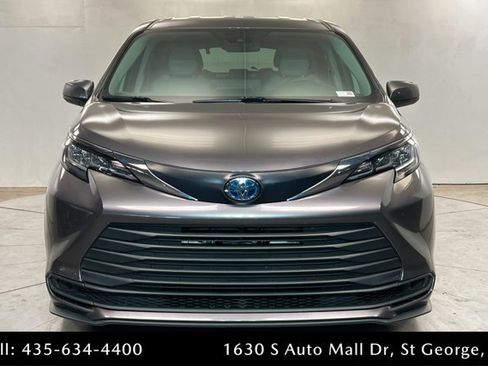 Used 2023 Toyota Sienna LE AWD/4WD image 8