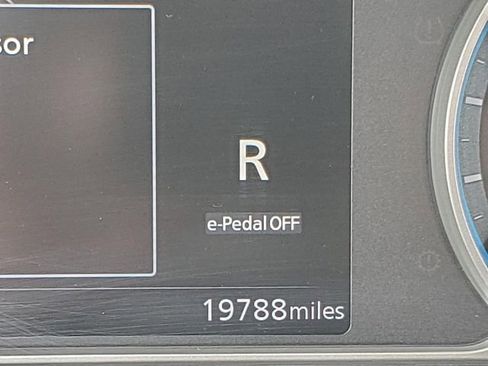 Certified 2025 Nissan Leaf S FWD image 28