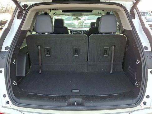 Used 2020 Buick Enclave Essence w/ LPO, Touring Package image 31