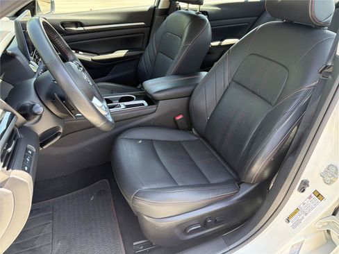 Used 2024 Nissan Altima 2.5 SR w/ SR Premium Package FWD image 20
