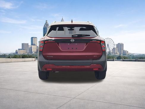 Used 2026 Nissan Kicks SR FWD image 4