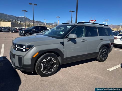 Used 2024 Hyundai Santa Fe SEL image 3