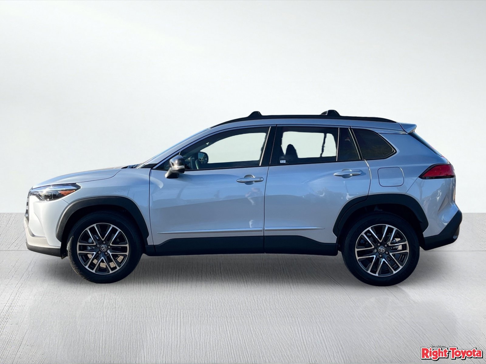 Certified 2026 Toyota Corolla Cross XLE w/ Convenience Package FWD image 4