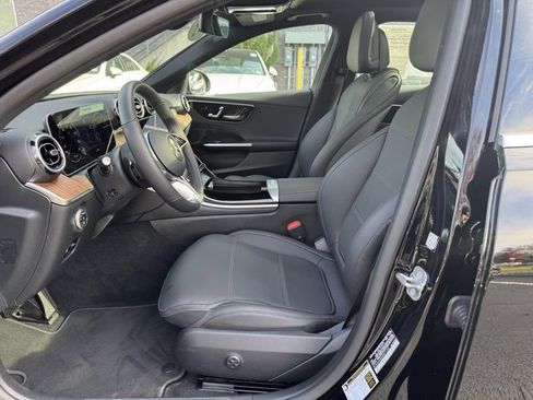 Used 2025 Mercedes-Benz C 300 4MATIC Sedan image 12