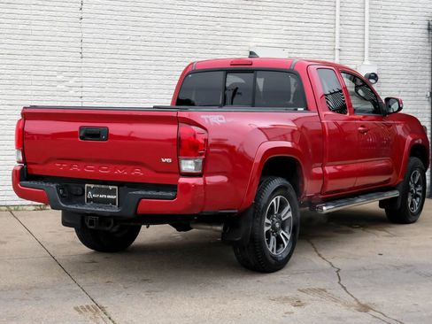 Used 2016 Toyota Tacoma TRD Sport w/ Towing Package RWD image 7