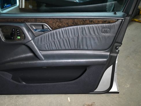 Used 1997 Mercedes-Benz E 420 image 28