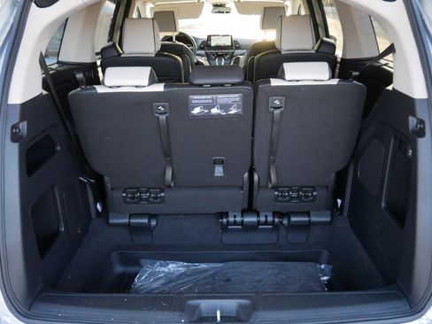 Certified 2026 Honda Odyssey Elite image 18