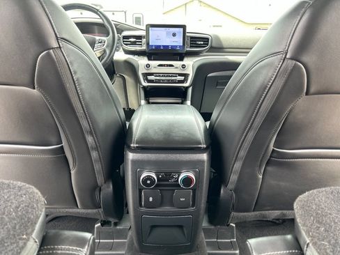 Used 2023 Ford Explorer XLT w/ Equipment Group 202A AWD/4WD image 38