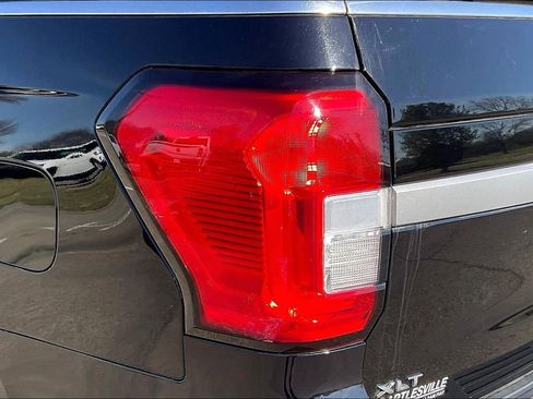Used 2024 Ford Expedition Max XLT image 29