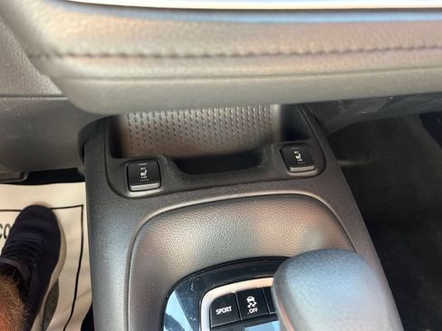 Used 2022 Toyota Corolla XSE FWD image 25