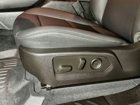 Used 2025 Chevrolet Colorado Trail Boss AWD/4WD image 16