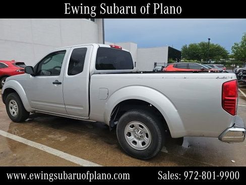 Used 2011 Nissan Frontier S w/ S Preferred Pkg image 3