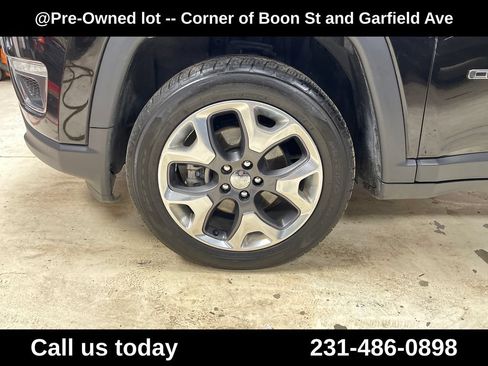 Used 2018 Jeep Compass Limited w/ Navigation Group AWD/4WD image 8