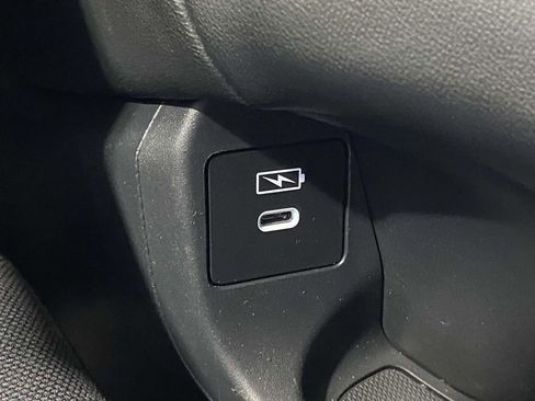 Used 2025 Honda HR-V LX image 31