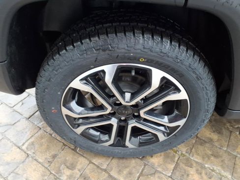 Used 2022 Jeep Compass Limited image 17