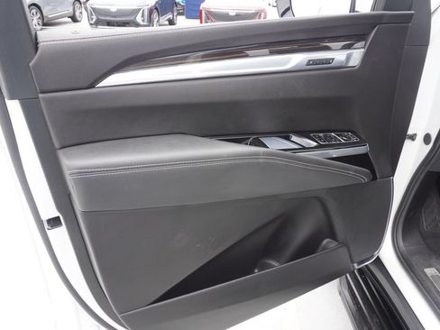 Certified 2025 Cadillac Escalade Premium Luxury AWD/4WD image 16